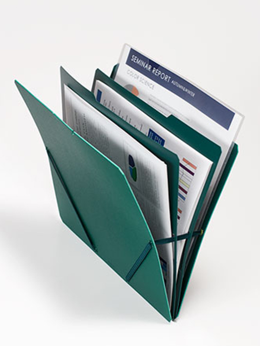 File folders can be carried together.